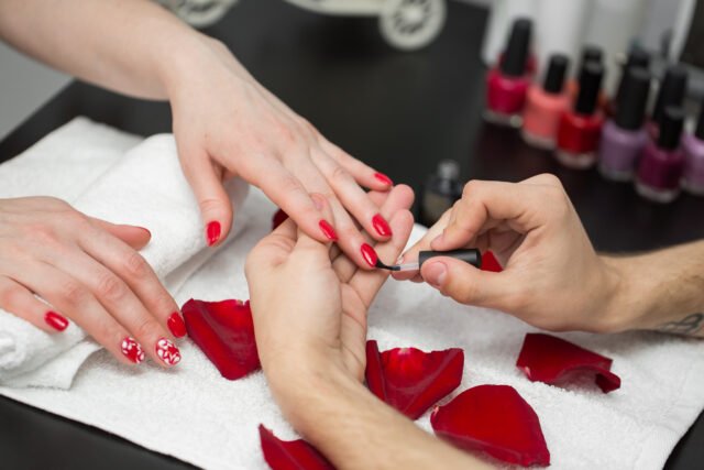 best nail salons in Dubai