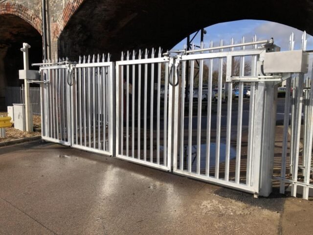 Bifolding gates